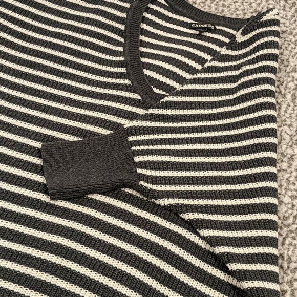 Express Gray and White Striped Slouch Sweater - Picture 9 of 10